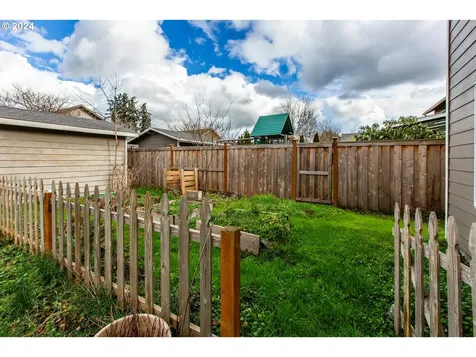 4169 Sabrena Avenue Eugene OR 97404