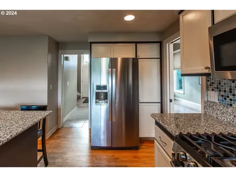 4169 Sabrena Avenue Eugene OR 97404