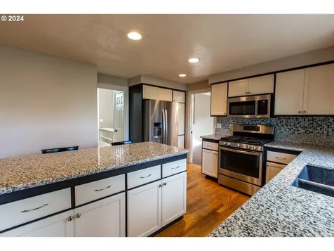 4169 Sabrena Avenue Eugene OR 97404