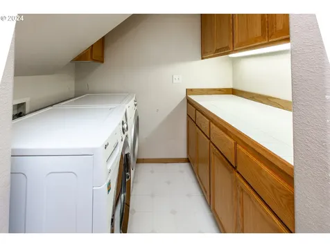 4169 Sabrena Avenue Eugene OR 97404