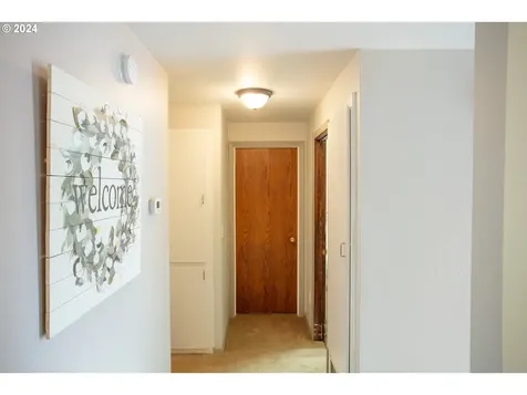 525 Tracy Place Junction City OR 97448