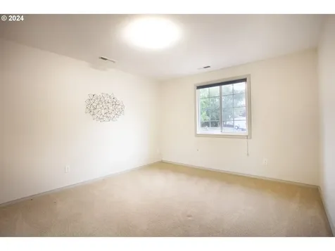 525 Tracy Place Junction City OR 97448