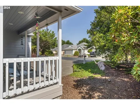 38 Spyglass Lane Florence OR 97439