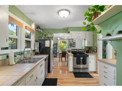215 S High Street Oregon City OR 97045