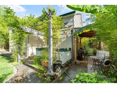 215 S High Street Oregon City OR 97045