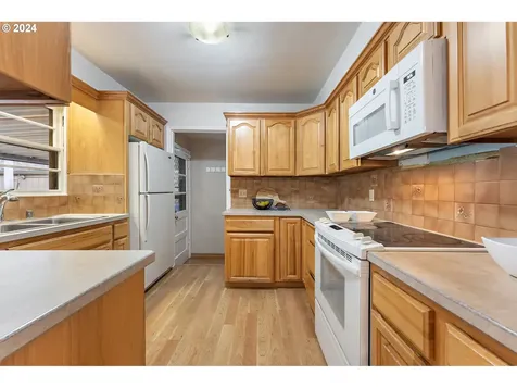1923 Ne 80th Avenue Portland OR 97213