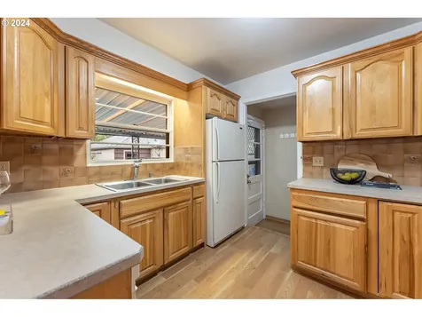 1923 Ne 80th Avenue Portland OR 97213