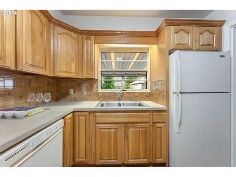 1923 Ne 80th Avenue Portland OR 97213