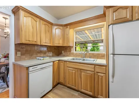 1923 Ne 80th Avenue Portland OR 97213