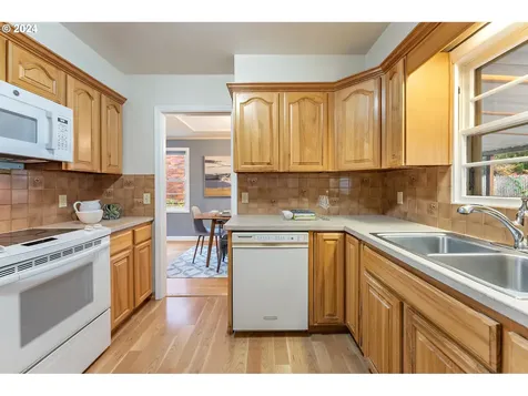 1923 Ne 80th Avenue Portland OR 97213