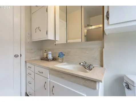 1923 Ne 80th Avenue Portland OR 97213