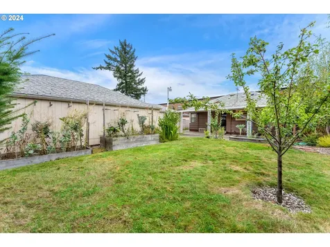 1923 Ne 80th Avenue Portland OR 97213