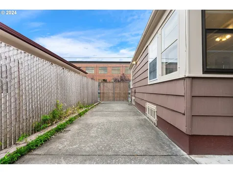 1923 Ne 80th Avenue Portland OR 97213