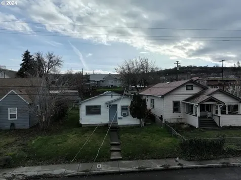 1206 E 10th Street The Dalles OR 97058