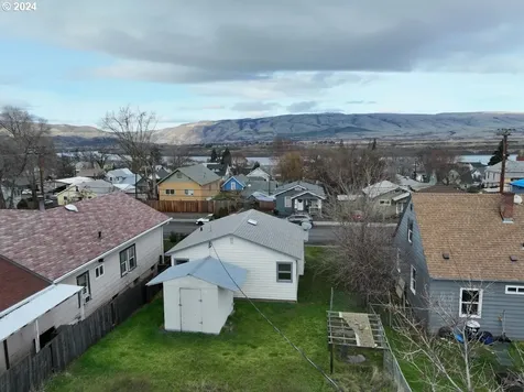 1206 E 10th Street The Dalles OR 97058