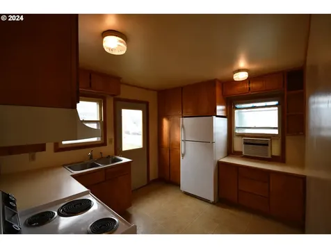 1206 E 10th Street The Dalles OR 97058