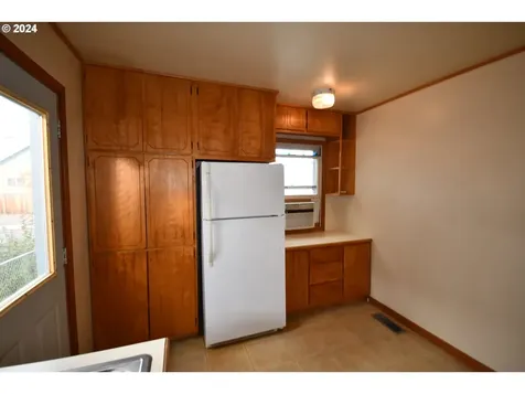 1206 E 10th Street The Dalles OR 97058