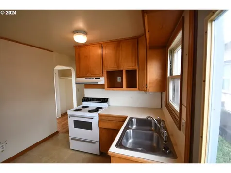 1206 E 10th Street The Dalles OR 97058