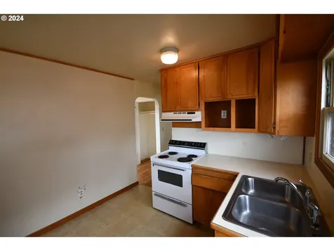 1206 E 10th Street The Dalles OR 97058
