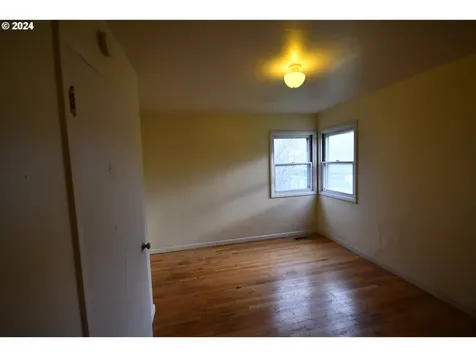 1206 E 10th Street The Dalles OR 97058
