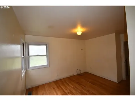 1206 E 10th Street The Dalles OR 97058