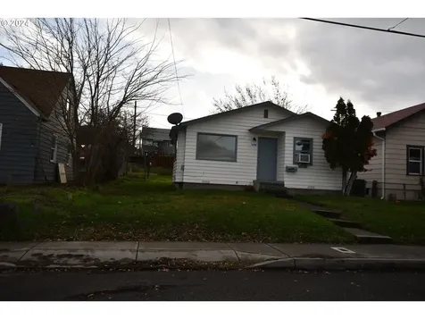 1206 E 10th Street The Dalles OR 97058