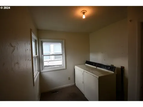 1206 E 10th Street The Dalles OR 97058