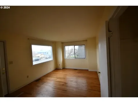 1206 E 10th Street The Dalles OR 97058