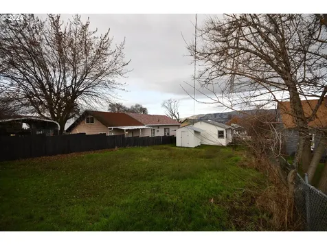 1206 E 10th Street The Dalles OR 97058