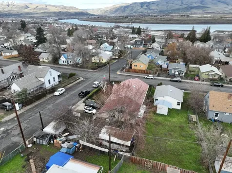1206 E 10th Street The Dalles OR 97058