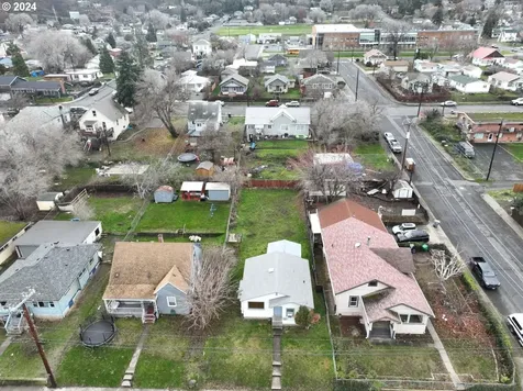 1206 E 10th Street The Dalles OR 97058