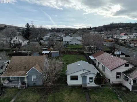 1206 E 10th Street The Dalles OR 97058