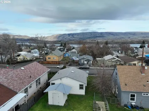 1206 E 10th Street The Dalles OR 97058