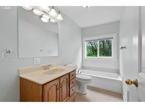 341 Sw Ivy Street Mill City OR 97360