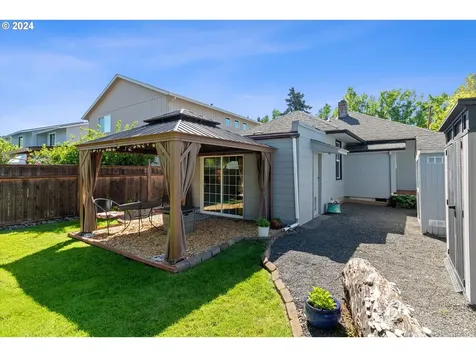 230 E Jersey Street Gladstone OR 97027