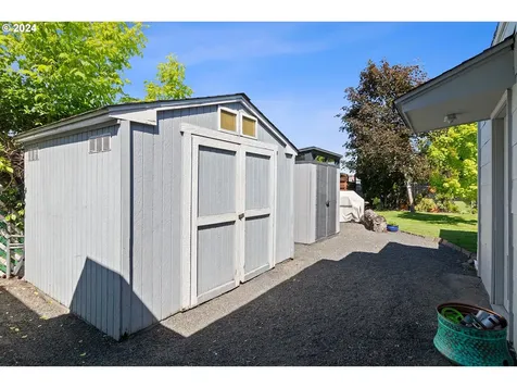 230 E Jersey Street Gladstone OR 97027