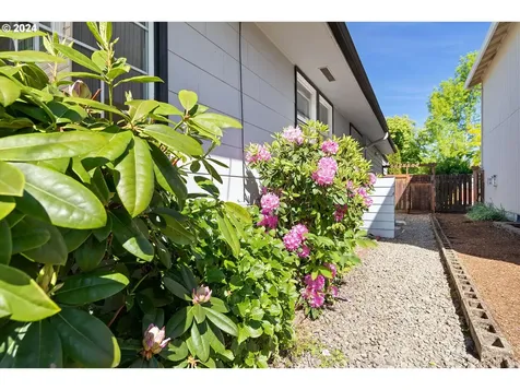 230 E Jersey Street Gladstone OR 97027