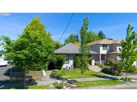 230 E Jersey Street Gladstone OR 97027