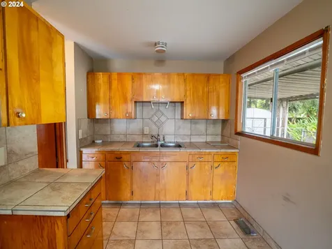 8737 N Courtenay Avenue Portland OR 97203