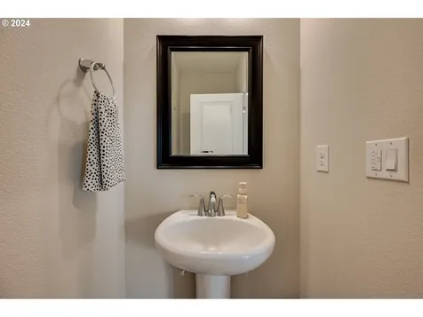 8609 N 1st Street Ridgefield WA 98642