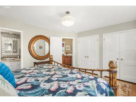 2015 Sw Warwick Avenue Portland OR 97225