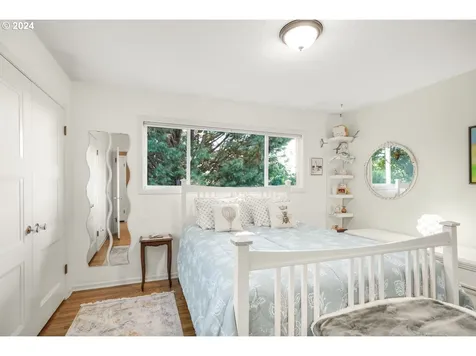 2015 Sw Warwick Avenue Portland OR 97225
