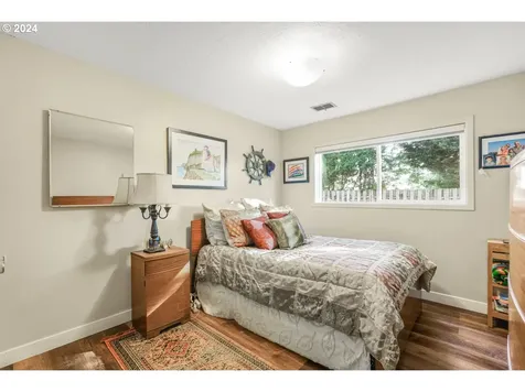 2015 Sw Warwick Avenue Portland OR 97225