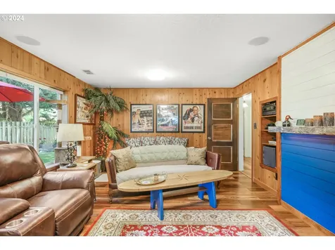 2015 Sw Warwick Avenue Portland OR 97225