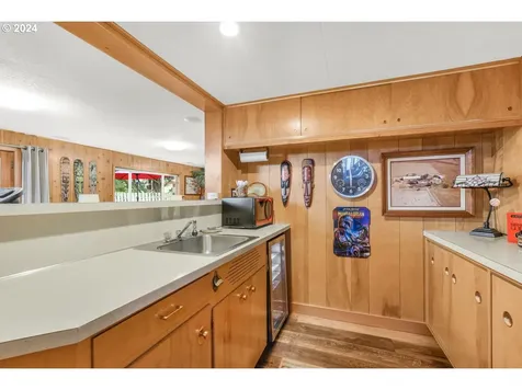 2015 Sw Warwick Avenue Portland OR 97225