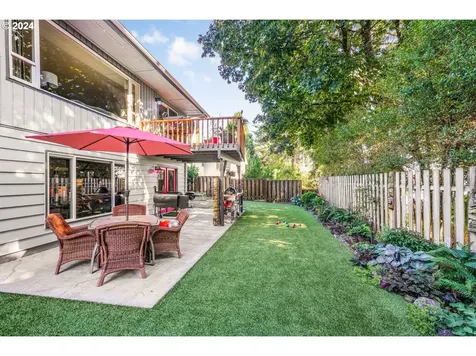 2015 Sw Warwick Avenue Portland OR 97225