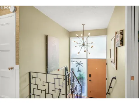 2015 Sw Warwick Avenue Portland OR 97225