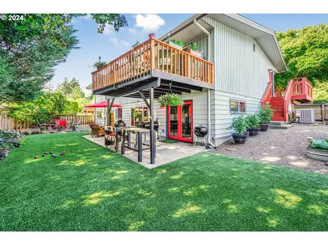 2015 Sw Warwick Avenue Portland OR 97225