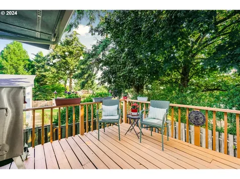 2015 Sw Warwick Avenue Portland OR 97225
