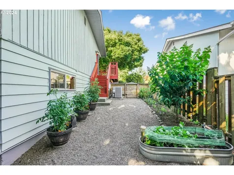 2015 Sw Warwick Avenue Portland OR 97225
